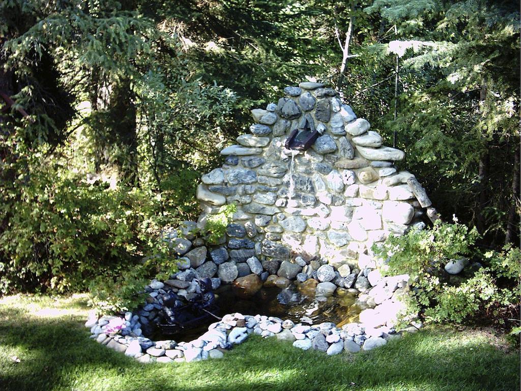 Redwood Meadows Bed And Breakfast Bragg Creek Buitenkant foto